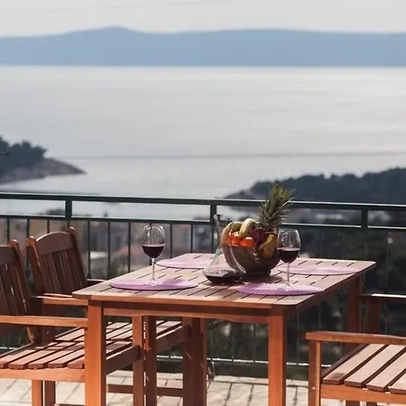 Ferienhaus Mit Beheiztem Pool, Terrasse Mit Meerblick Und Sonnenliegen Holiday home
