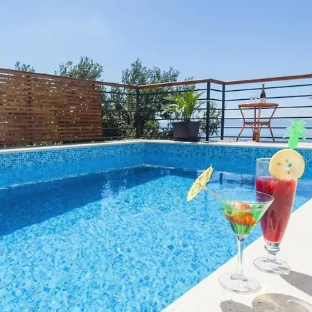 Ferienhaus Mit Beheiztem Pool, Terrasse Mit Meerblick Und Sonnenliegen *