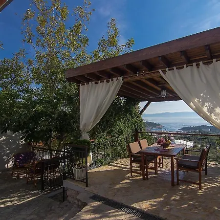 Ferienhaus Mit Beheiztem Pool, Terrasse Mit Meerblick Und Sonnenliegen Holiday home Makarska