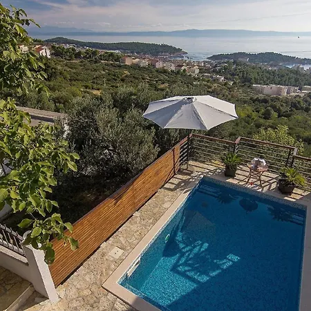 Ferienhaus Mit Beheiztem Pool, Terrasse Mit Meerblick Und Sonnenliegen Holiday home Makarska